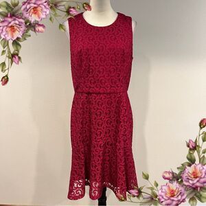 Nine West Elegant dark red raspberry color sleeveless midi Lace Dress size 12